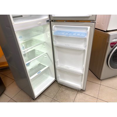 Холодильник узкий No Frost. На гарантии