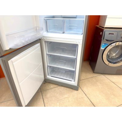 Холодильник Indesit No Frost. На гарантии