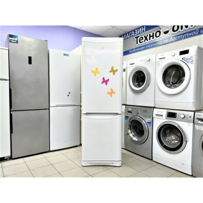 Холодильник Indesit. На гарантии