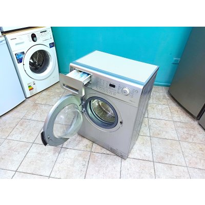 Стиральная машина узкая. На гарантии