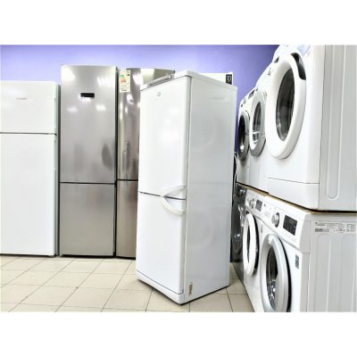 Холодильник Indesit. На гарантии.