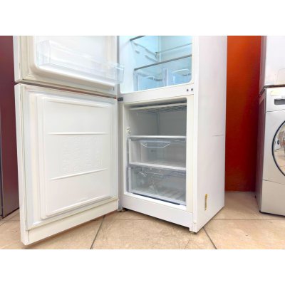 Холодильник Indesit. На гарантии.