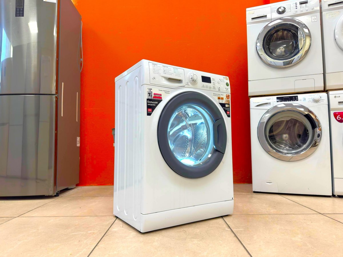 Стиральная машина Hotpoint-Ariston. На гарантии