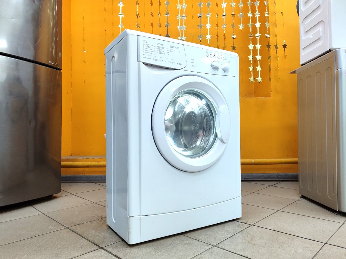 Стиральная машина Indesit. На гарантии