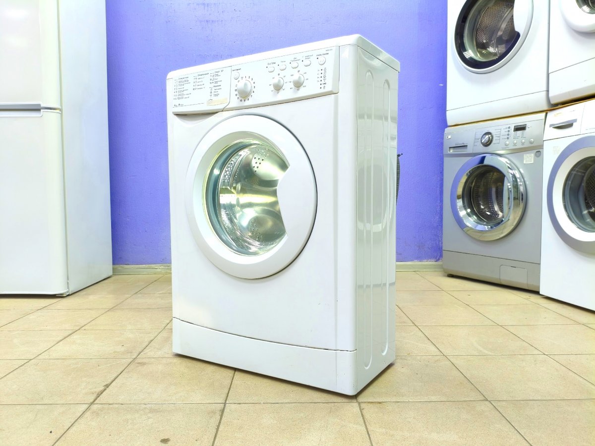Стиральная машина Indesit. На гарантии