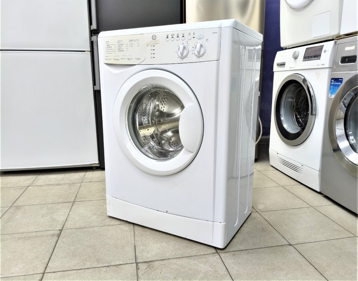 Стиральная машина Indesit. На гарантии