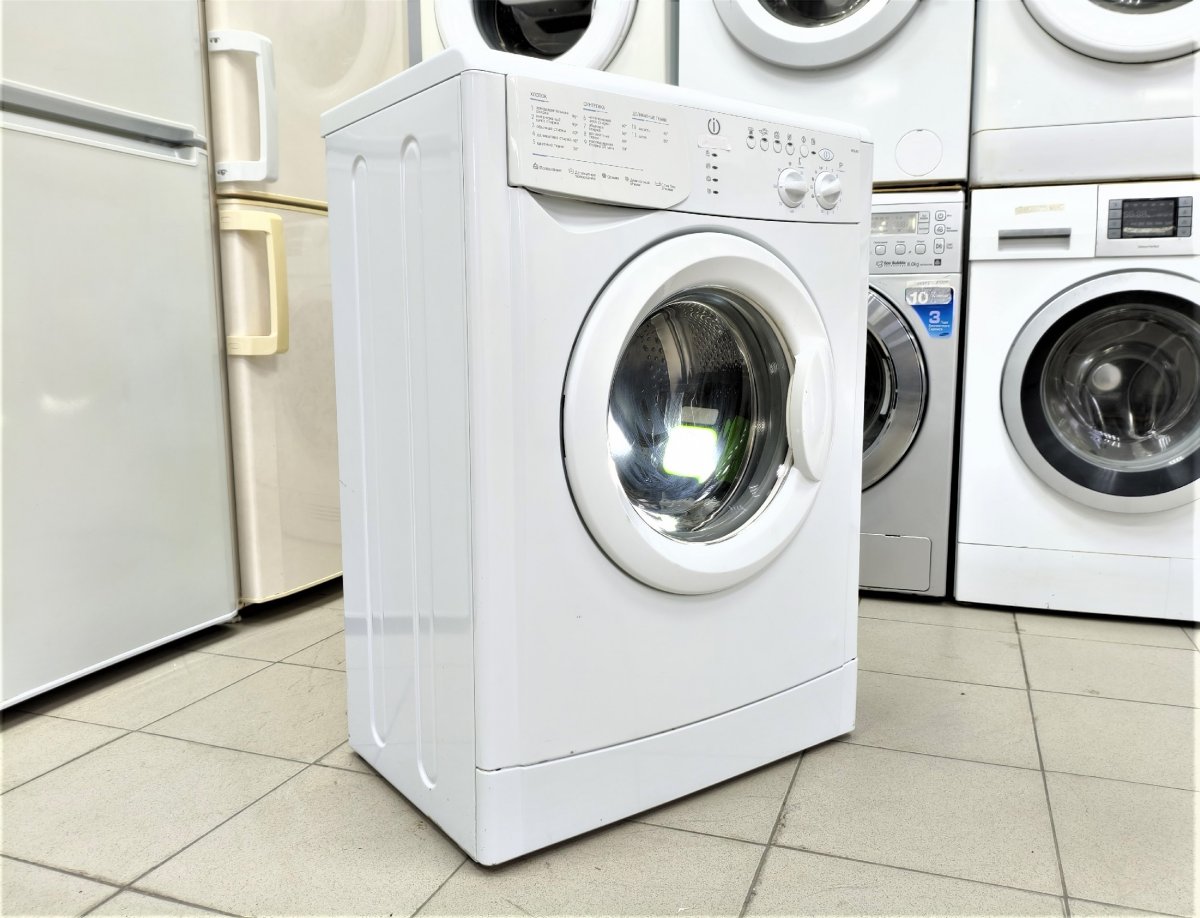 Стиральная машина Indesit. На гарантии
