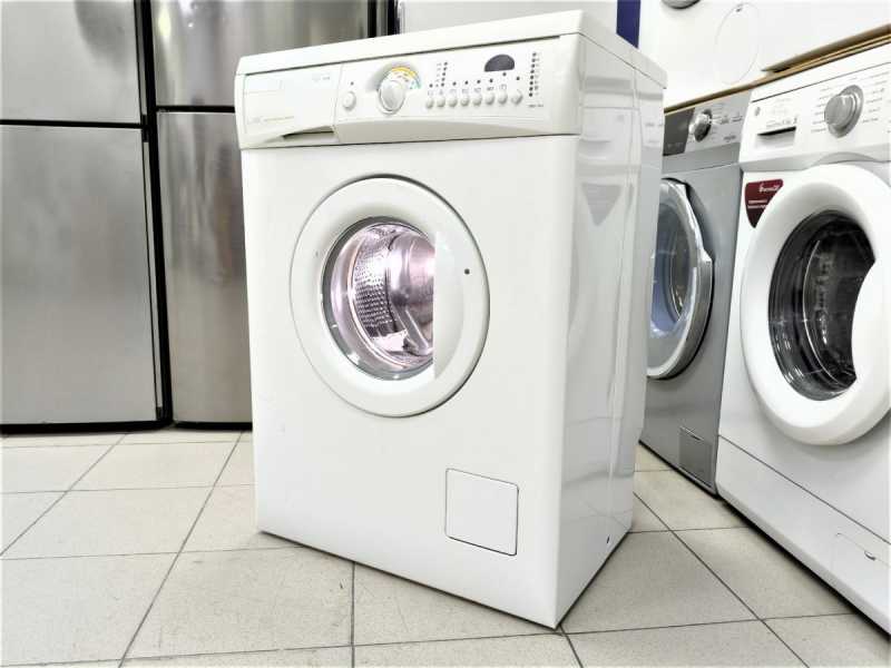 Стиральная машина Electrolux. На гарантии