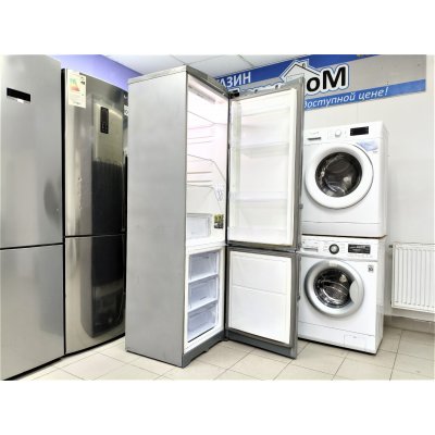 Холодильник Hotpoint-Ariston No Frost.На гарантии.