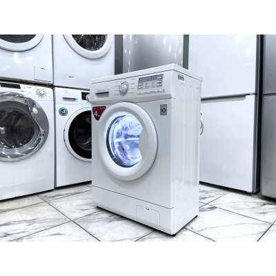 Стиральная машина узкая Direct Drive. На гарантии